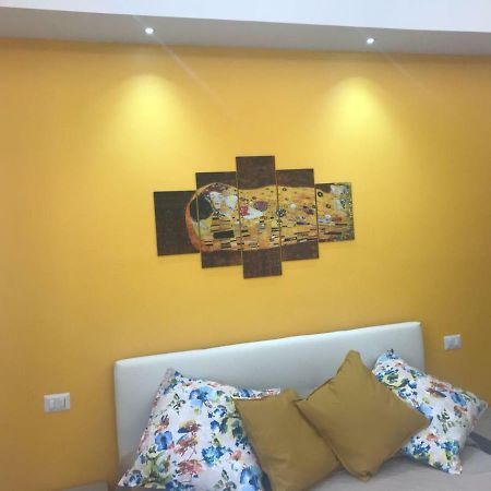 Holiday In Home | Le Ciminiere Catania Bagian luar foto