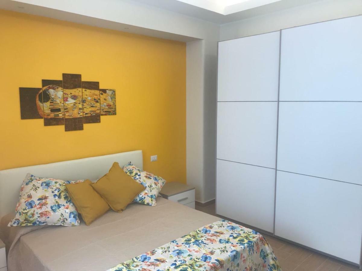 Holiday In Home | Le Ciminiere Catania Bagian luar foto