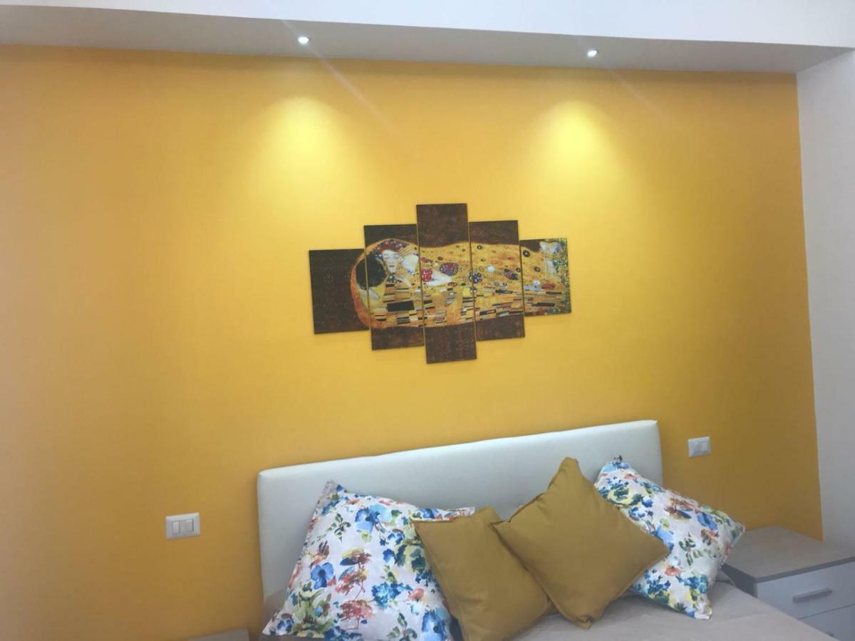 Holiday In Home | Le Ciminiere Catania Bagian luar foto