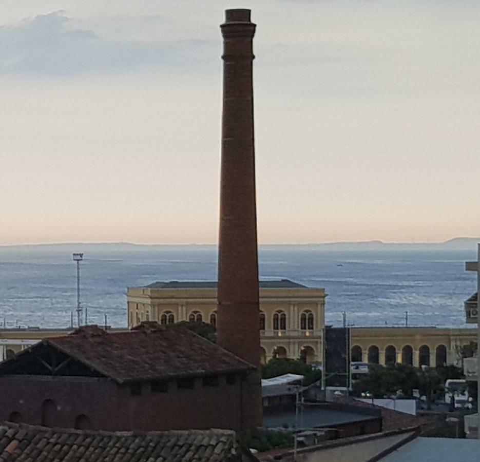 Holiday In Home | Le Ciminiere Catania Bagian luar foto