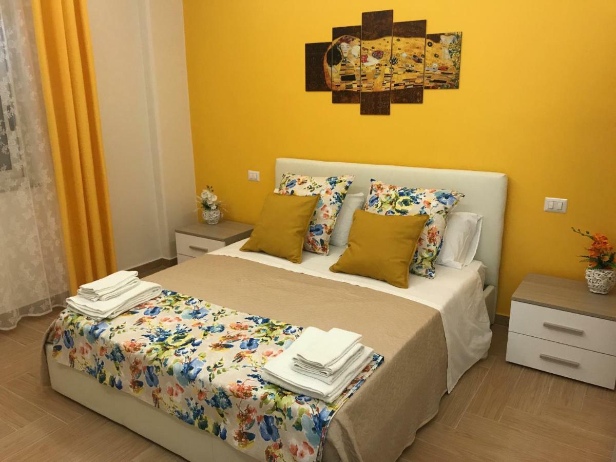 Holiday In Home | Le Ciminiere Catania Bagian luar foto