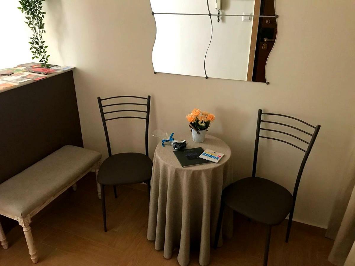 Holiday In Home | Le Ciminiere Catania Bagian luar foto